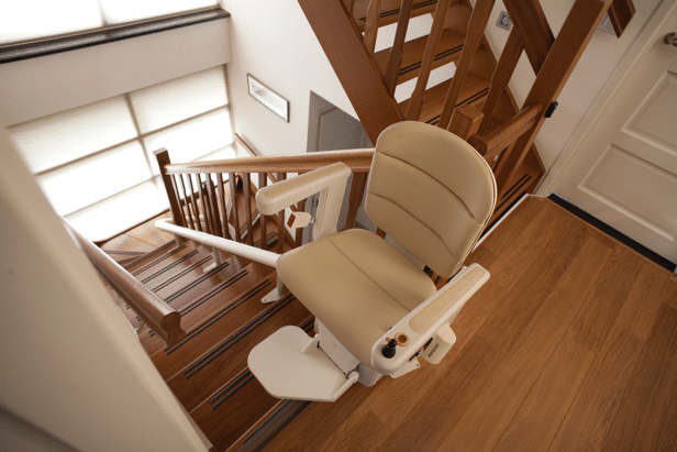 CAPRI Chairlift for curved staircases By Vimec